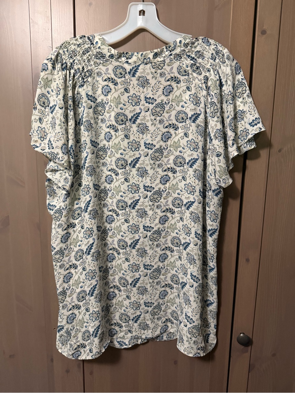 Rose & Olive Cream and Blue Floral Short Sleeve Button-Front Shirt - Picture 2 of 4